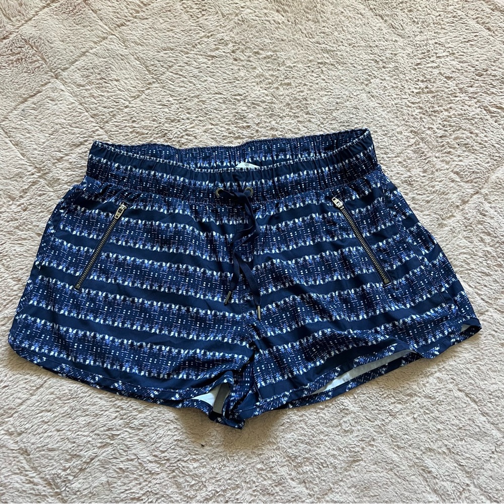 Athleta Striped Workout Shorts Preppy Running Sporty Outdoor Athletic Gym Size L
